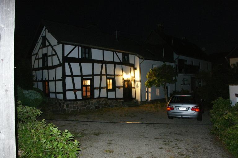 Authentiek Eifelhuis - B&B Hecken