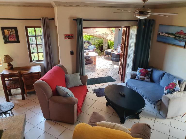 Hacienda Holiday Home - B&B Richards Bay
