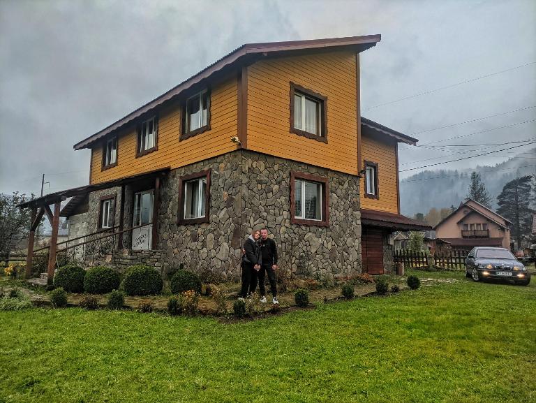 Приват-котедж Зарінок - Chambres d'hôtes Mykulychyn