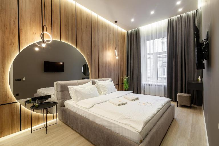 Royal apartament on Voloshyna 2 - Ferienwohnung Lwiw