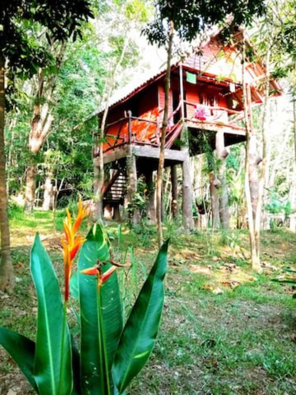 Treehouse Holidays-Garden View - B&B Chian Yai