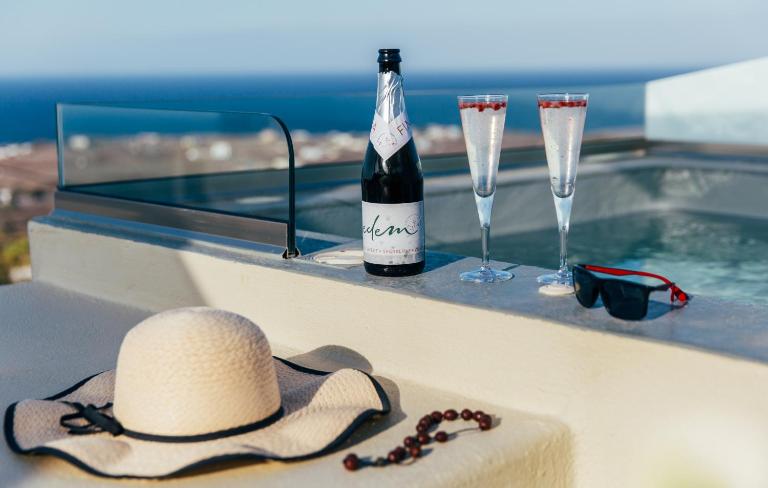 Edem Boutique Suites - B&B Oía