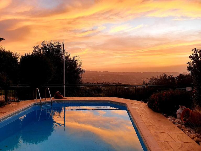 Ithaki House - Bed and Breakfast Lysos