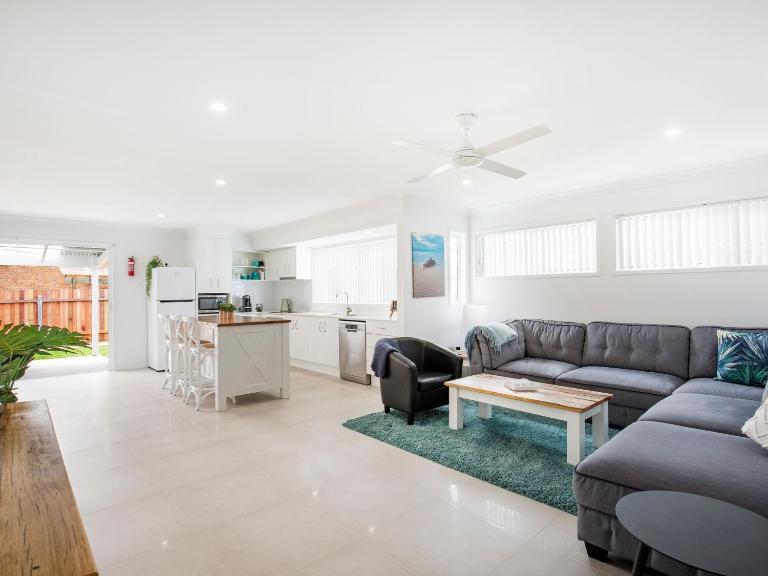 Sandy Feet Retreat I Pet Friendly I 1 Min Walk to Beach - B&B Currarong