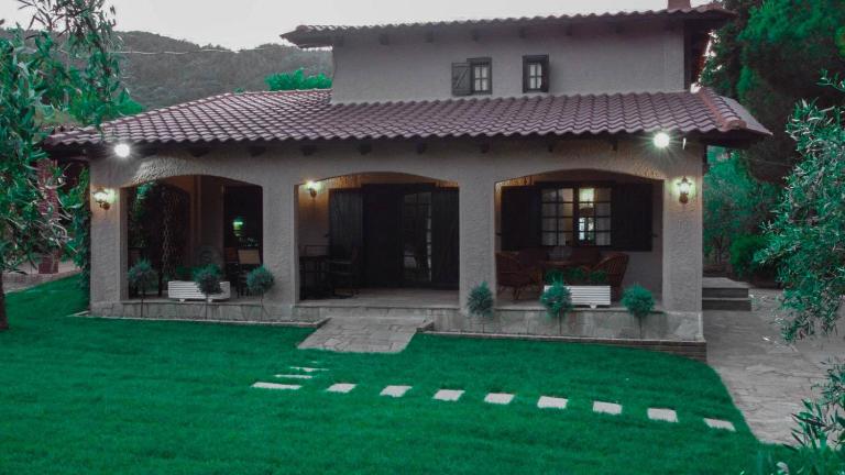 The Tree House - B&B Agios Andreas