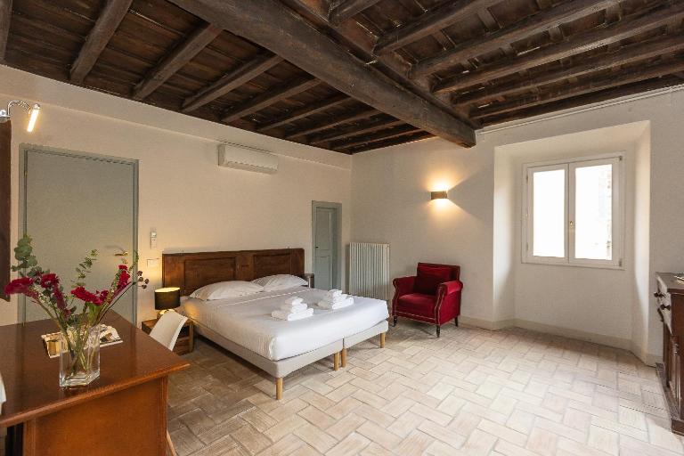 Rome Historical Apartment - Arco dei Banchi - B&B Roma