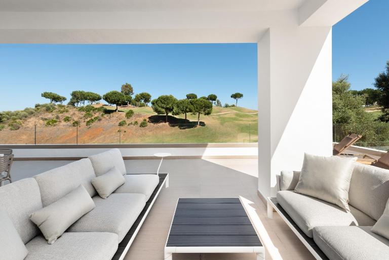 Stylish 3-Bed Apt on La Cala Golf 15th Hole View - B&B La Cala De Mijas