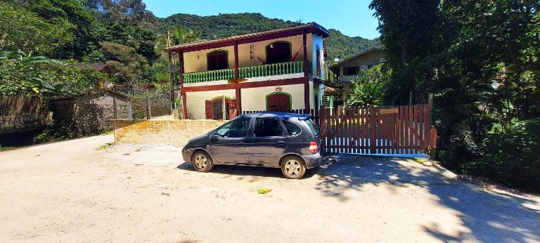 Residencial Vitoria "Pé na Areia" - B&B Ubatuba