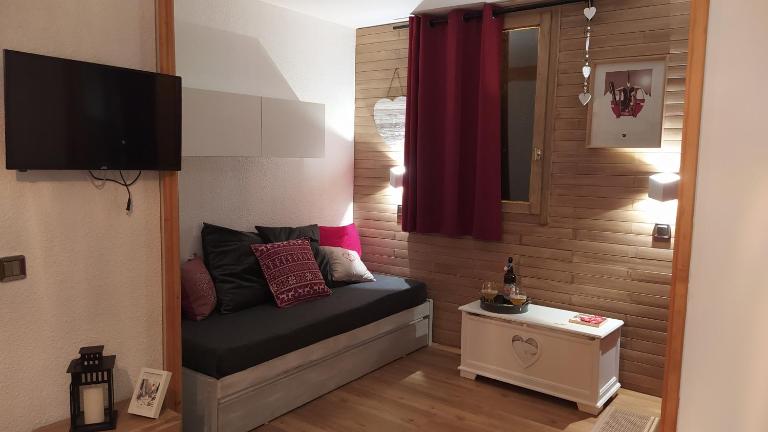 PARADISKI-BELLE PLAGNE, Altitude 2050m, APPART skis aux pieds 4 personnes - Bed and Breakfast La Plagne Tarentaise