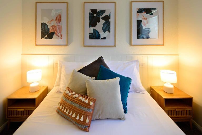 Georges Bay Apartments - Bed and Breakfast St Helens