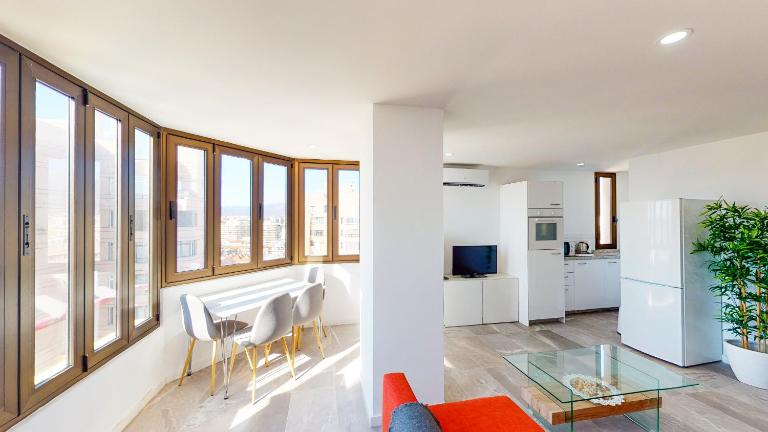 Las Palmeras - Best Location Cozy Apartment - B&B Fuengirola