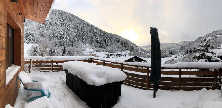 Chalet Privé avec Vue Panoramique sur les Montagnes & Proche LAC - Ferienwohnung La Bresse