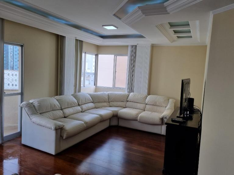 Apto Av Brasil Quadra mar - B&B Balneário Camboriú