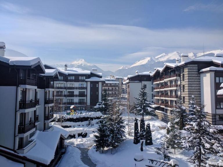 BREATHTAKING Mountain view 3 bedrooms appartement - B&B Bansko