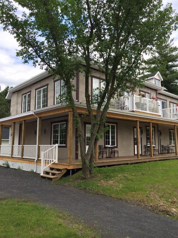 Orange Bistro - B&B Baie-Saint-Paul