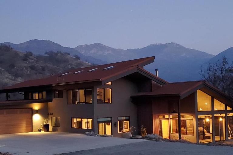 Matanah Meadows Farm, Great for 2 Families, Sequoia National Park and Working Farm - B&B Three Rivers