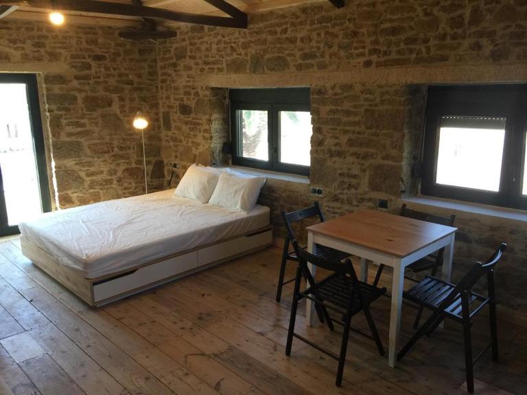 Lemnian house in Portiano - B&B Pedhinón
