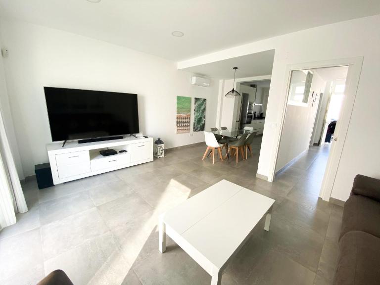 Casa moderna, piscina, playa, TV75, Netflix, PS4 - B&B Conil de la Frontera
