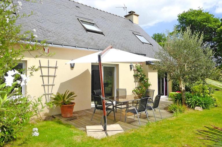 Holiday home with garden, Auray - B&B Auray
