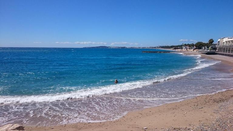 Appartement bord de mer Marina Baie des Anges - B&B Villeneuve-Loubet