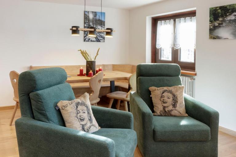 HelloChalet - Maison Mont Fleury- newly refurbished 50 mt center and ski bus stop - Chambres d'hôtes Valtournenche