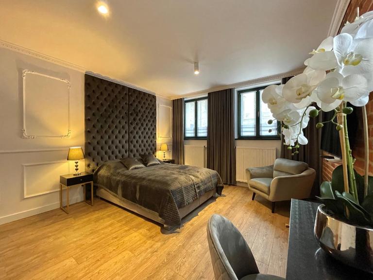 Perfect Stay - "Przystań Świętego Jakuba" - parking place - B&B Torun
