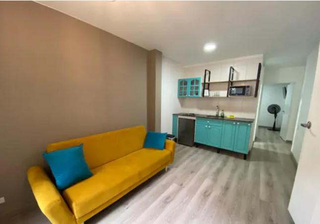 Económica Suite en sector Manila el Poblado M102 By Roots Rentals - B&B Medellín