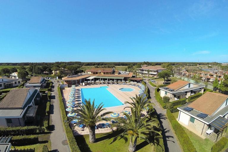 Villa in Cecina Mare near Sandy Beaches - B&B Marina di Cecina