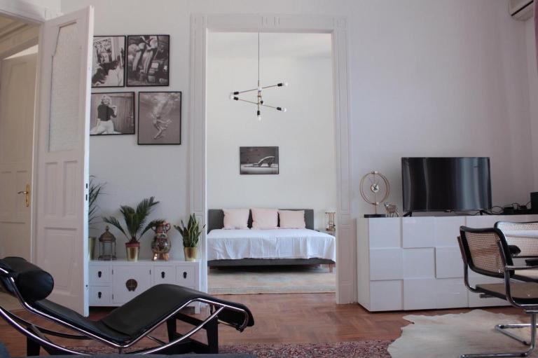 Allomas Apartman - Bed and Breakfast Boedapest