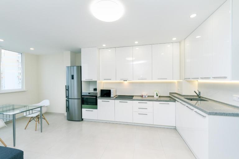 Апартаменты класса люкс на Осокорках Бажана 12 - B&B Kyiv
