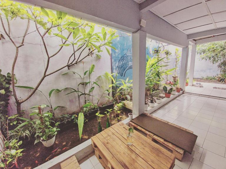 Reeneo Guesthouse - B&B Yogyakarta