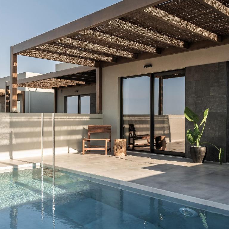 AKU Suites with private pools - Bed and Breakfast Stalís