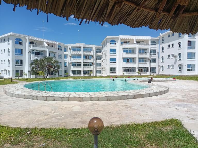 HavenHouse Kijani - 1 Bedroom Beach Apartment with Swimming Pool - Bed and Breakfast Malindi