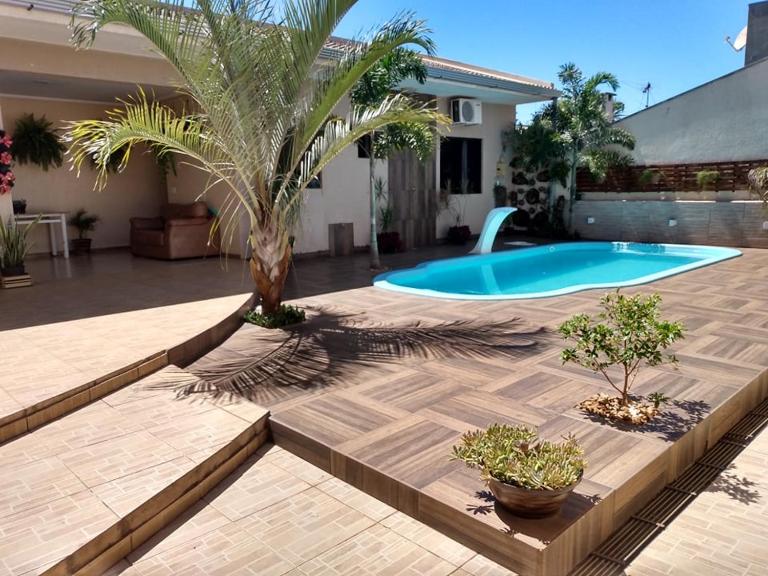 Edicula com um quarto banheiro e piscina e lazer - Bed and Breakfast Foz do Iguaçu