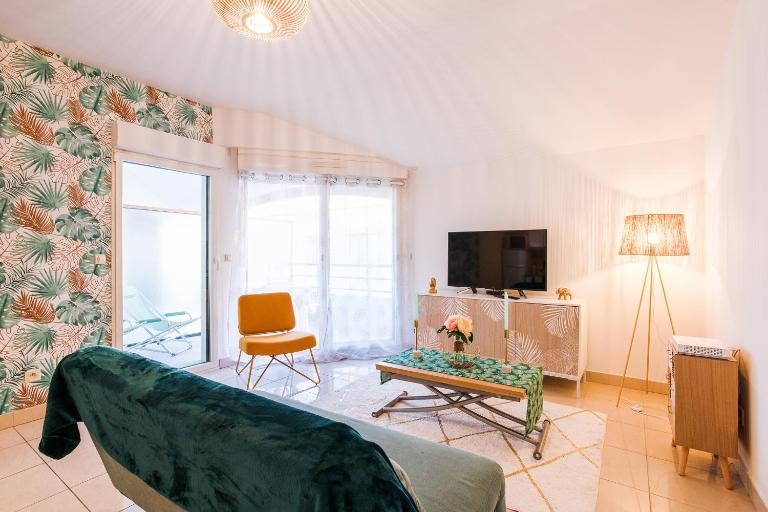PALAIS LIBERTE 4 AP4253 By Riviera Holiday Homes - B&B Nizza