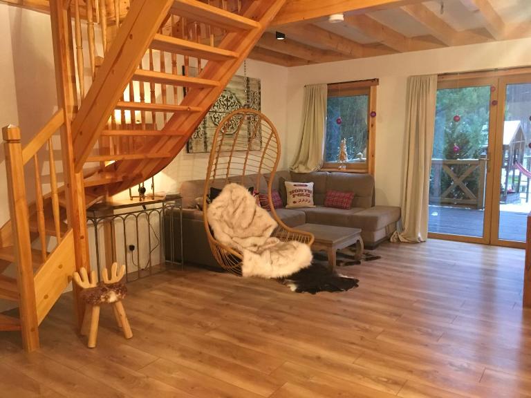 Deluxe Holiday Zdrojowa -Willa typu Alpejskiego w Borach Tucholskich-Całoroczna Balia z jacuzzi-Prywatny las i strumyk -Duża Wiata grillowa - Ferienwohnung Osówek