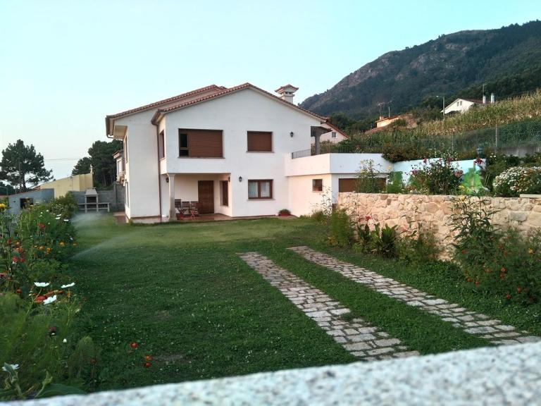 Casa Alicia VIVIENDA USO TURISTICO - B - B&B A Guarda