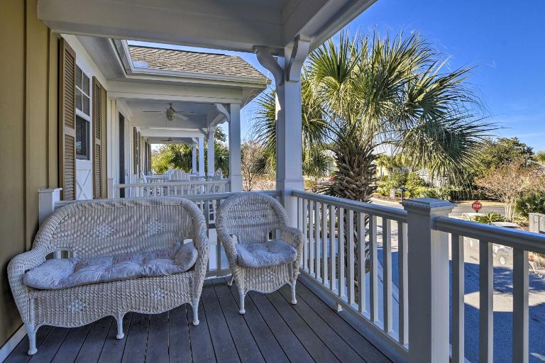 Resort Perks & Pools: Townhome By Barefoot Landing - B&B Myrtle Beach
