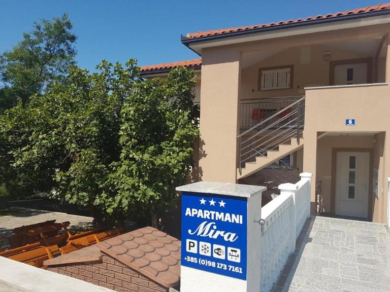 Apartmani Mira - Bed and Breakfast Klenovica