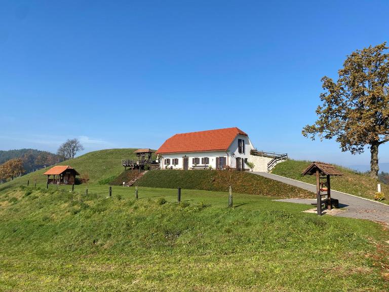 Tourist farm Artisek - B&B Štore