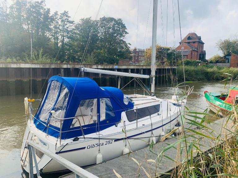 Cosy Sailing Boat Glamping Accommodation on the River in Sandwich - Chambres d'hôtes Sandwich