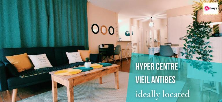 Grand Studio Azur - Idéal Couple en Escapade Vieil Antibes - Terrasse - Climatisation - WIFI HD - Plage Gravette & Gare SNCF 5min à pied - Port Vauban à pied - VIEILLE VILLE - B&B Antibes