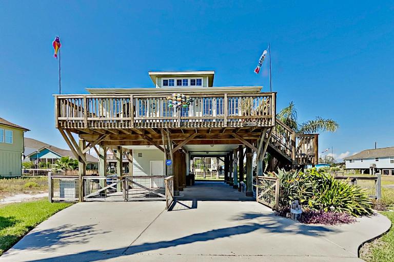 Festive Beach Retreat - B&B Rockport