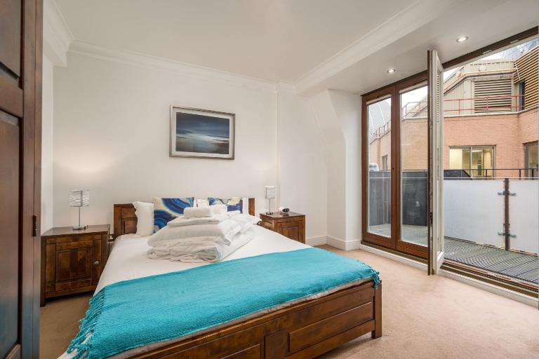 Apartment 5, 48 Bishopsgate by City Living London - B&B London