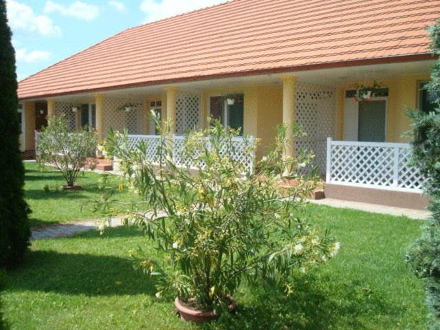 Budai Apartmanház - Chambres d'hôtes Hajdúszoboszló