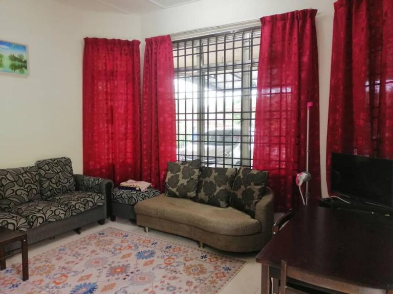 AziziYati Muslem Homestay KLIA Sepang - SemiD House - Chambres d'hôtes Sepang