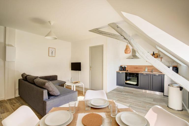 Le Chaumont The Temple of Modernism - B&B Tours