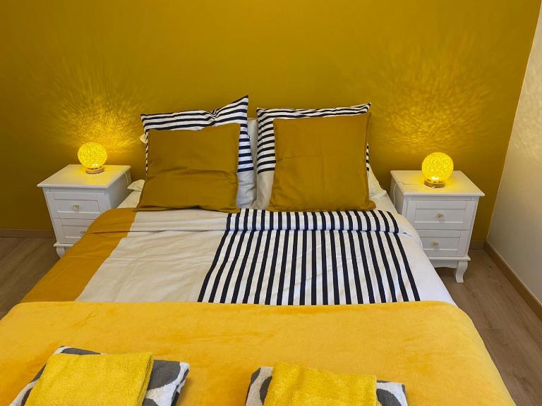 Grand F4 de 71m2 pour 6 personnes en plein centre ville Arpajon - Chambres d'hôtes Arpajon