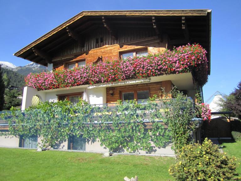 Haus Krößbacher - B&B Fulpmes