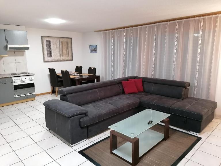 Studio Noyer C - Chambres d'hôtes Loèche-les-Bains
